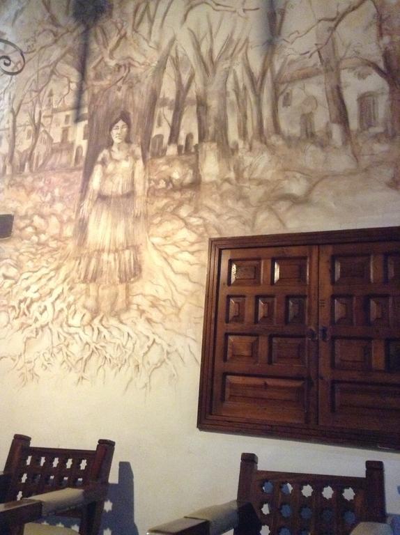 Hotel Los Escudos Пацкуаро Экстерьер фото
